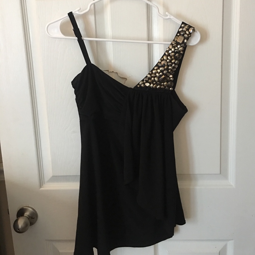 Buckle Top Detailed