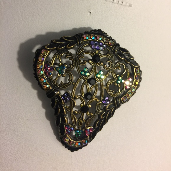 unbranded Jewelry - ❤️ Antique Look Pin