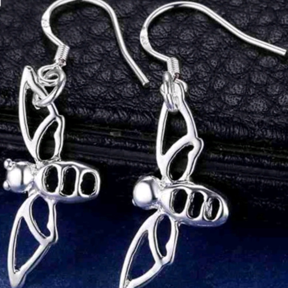Silver filigree bee earrings