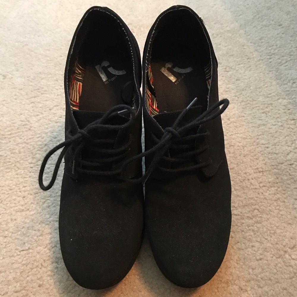 Black wedges
