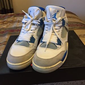 Air Jordan Retro 4 Military Blues