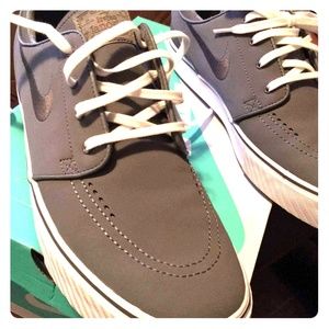 Nike Sb's grey and blavk