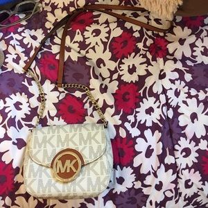 Micheal Kors cross body