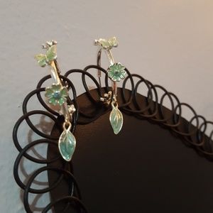 Flower hoop earrings