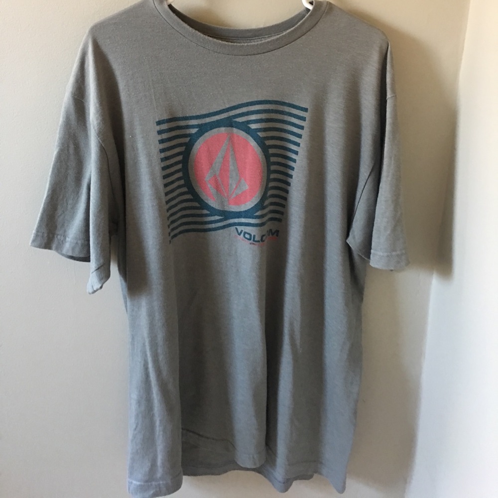Men's Volcom shirt