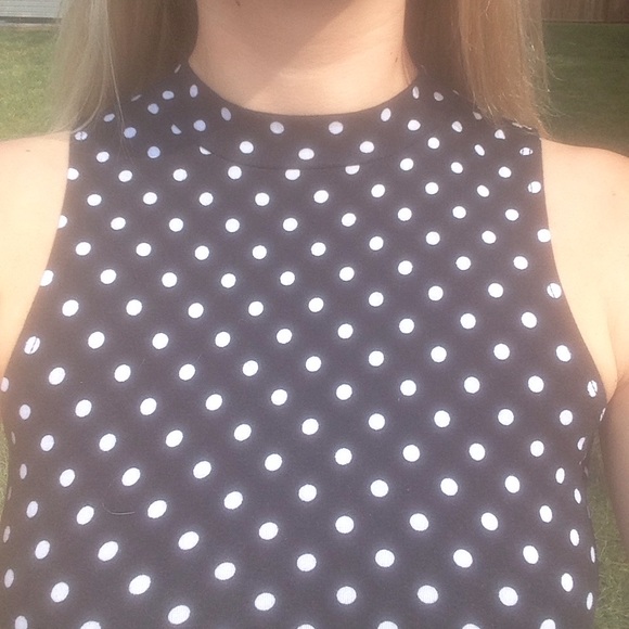 Cutout back crop top - Picture 3 of 6