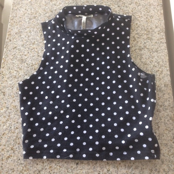 Cutout back crop top - Picture 5 of 6