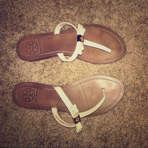 Tory burch thong sandals