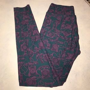 LulaRoe OS Leggings - Teal w/ Purple Telephones
