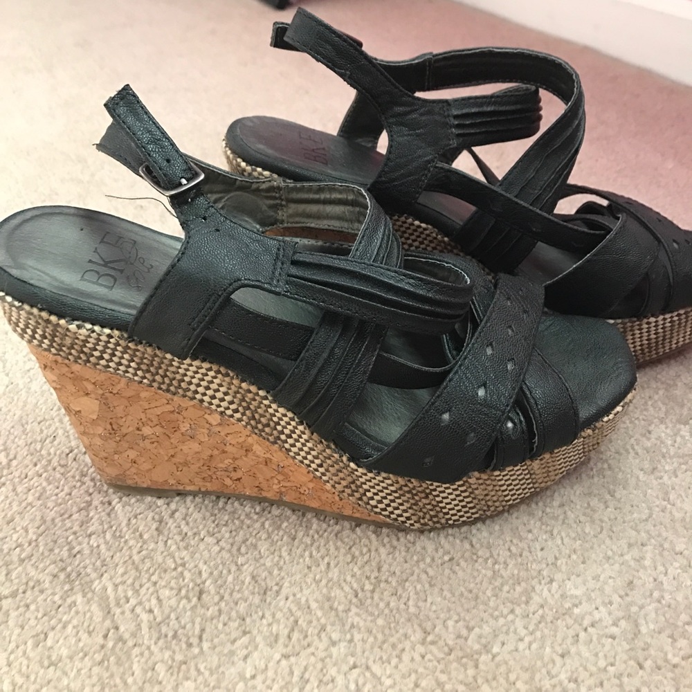 BKE SOLE Nadia Wedges