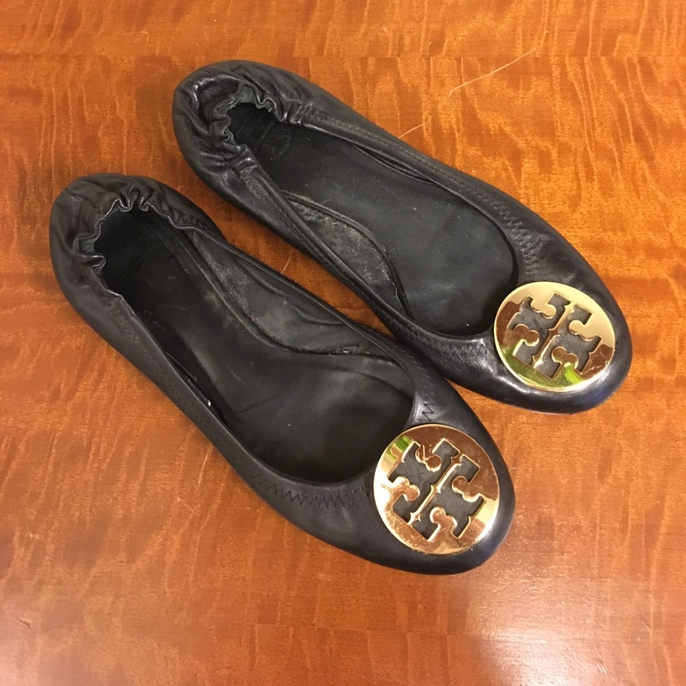 Classic Tory Burch Reva black and gold flats