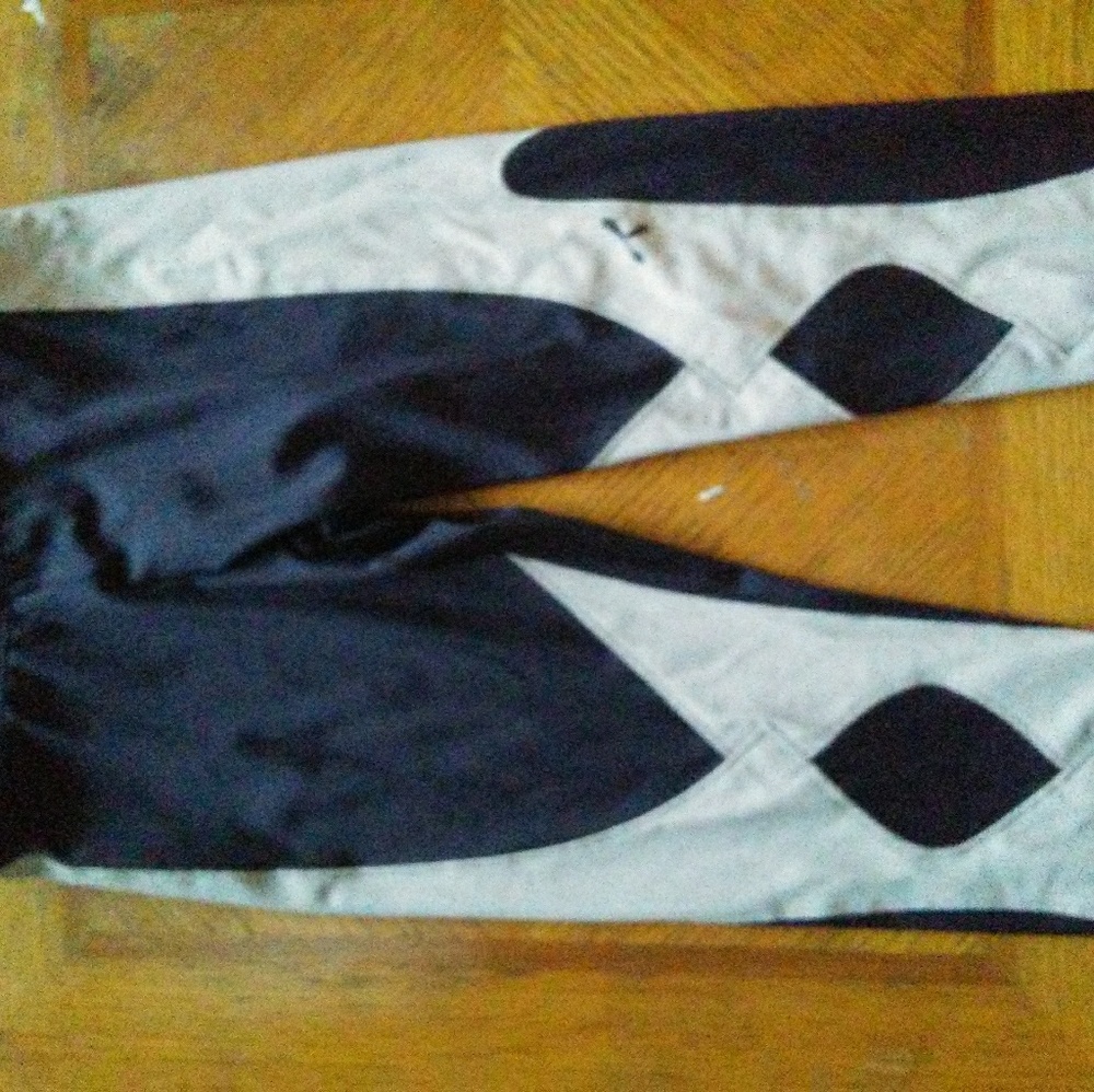 Athletic leggings
