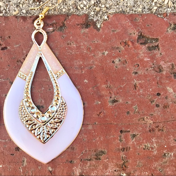 🎈4/$25 White Enamel GOLD EARRINGS Moroccan hoops - Picture 4 of 6
