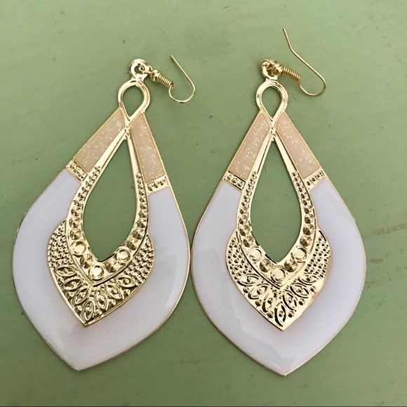 🎈4/$25 White Enamel GOLD EARRINGS Moroccan hoops - Picture 3 of 6