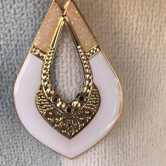 🎈4/$25 White Enamel GOLD EARRINGS Moroccan hoops - Picture 6 of 6