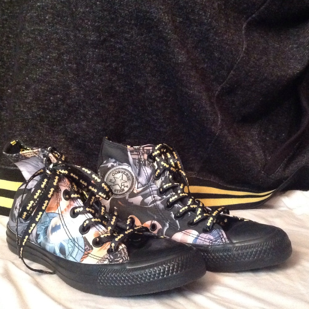 Brand New Batman Converse W/Box