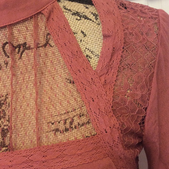 🦉⚡️sale $ final$⚡️🦉Taylor & Sage blouse - Picture 7 of 8