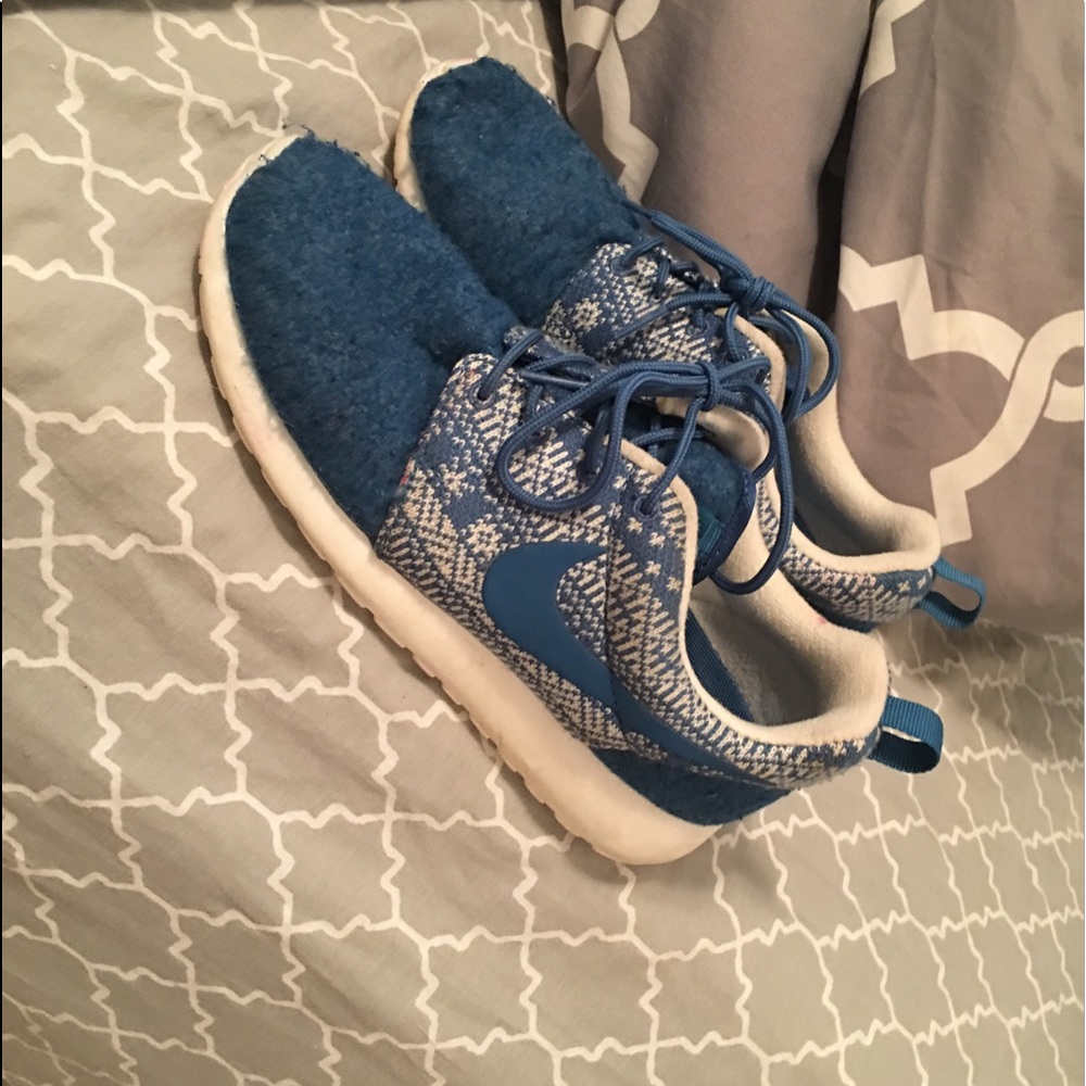 NIKE ROSHES SIZE 7 - Picture 2 of 3