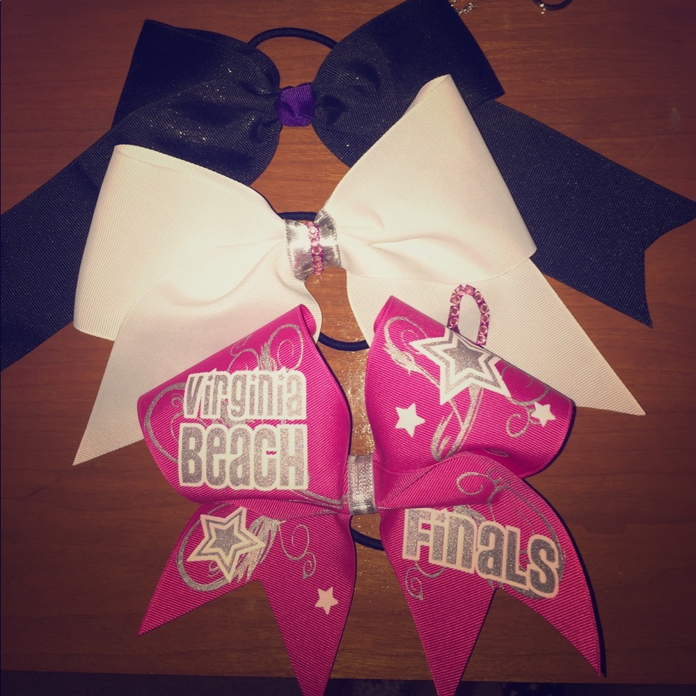 Three bows!!