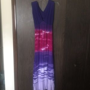 BRAND NEW NEVER WORN Halter Cross-back Maxi Size S