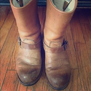 Frey distressed boots