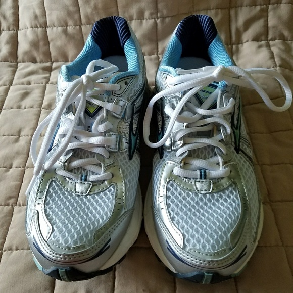 brooks adrenaline gts 18 womens pink blue yellow