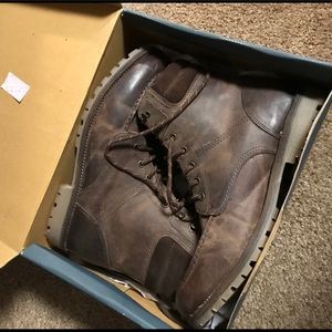 Brown Boots never worn