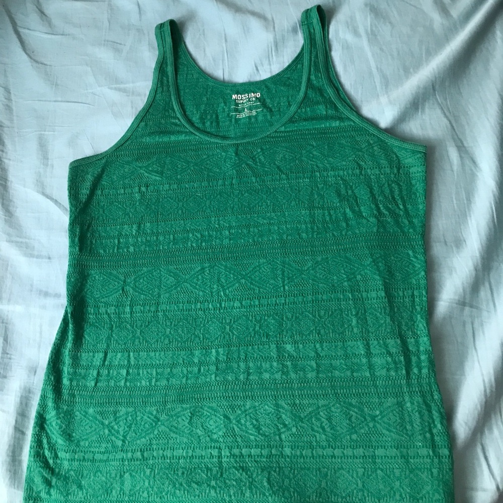 Comfy body-hugging green Mossimo tank top