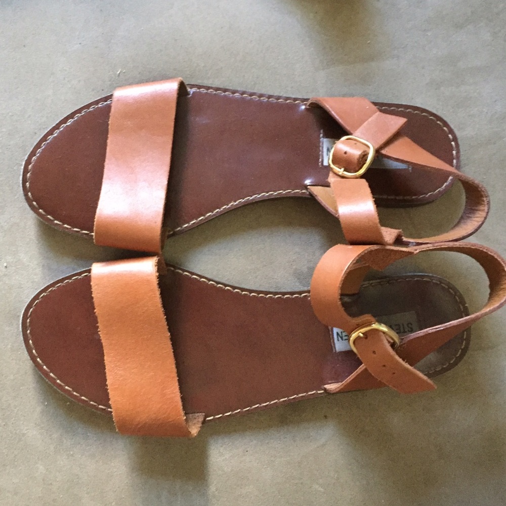 Steve Madden Tan Donddi Sandal / size 7.5