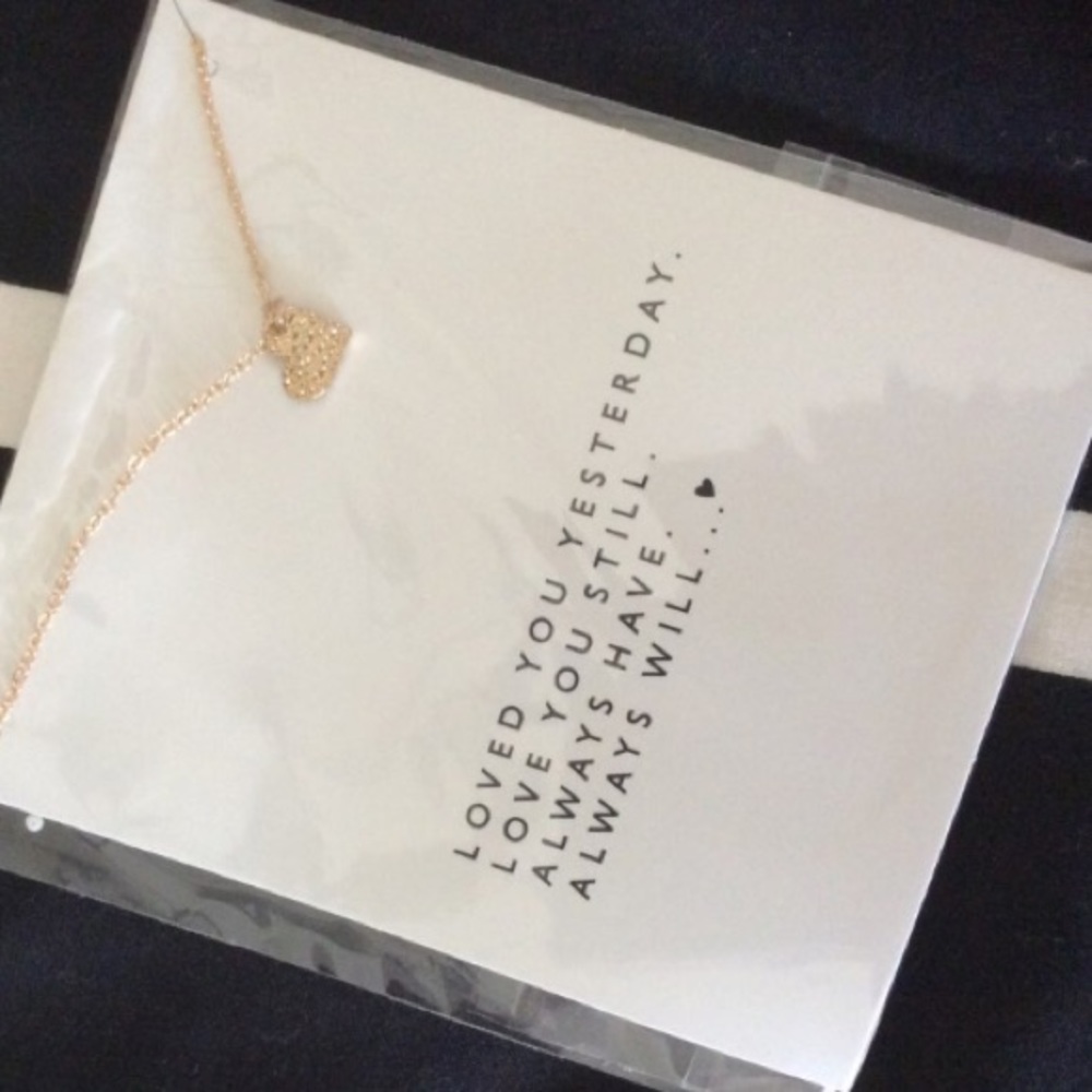 Sparkling heart Pendant Necklace  - Picture 4 of 5