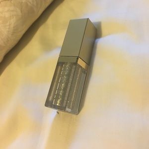 Magnificent Metals Glitter & Glow Liquid Eyeshadow