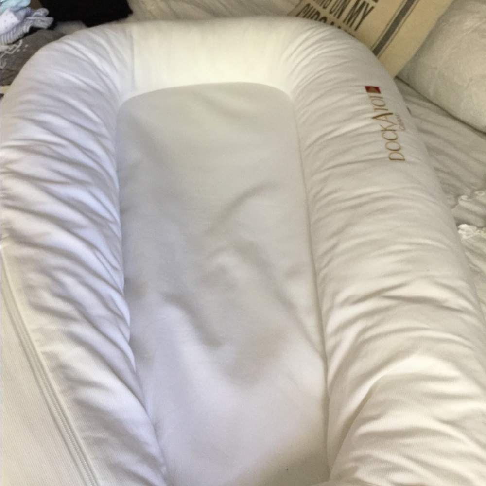 Dockatot grand pristine white.