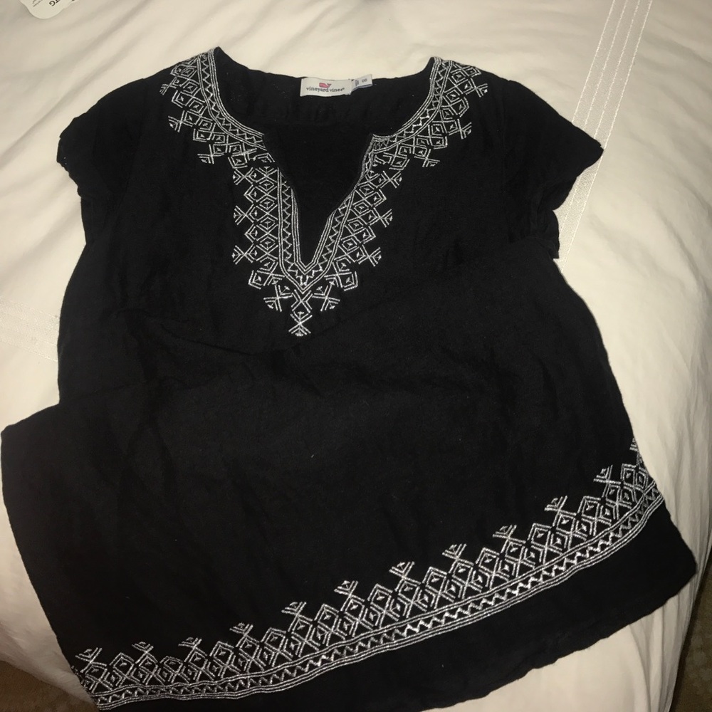 Vineyard Vines embroidered dress