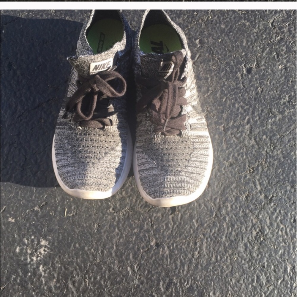 Grey and black Nike free run