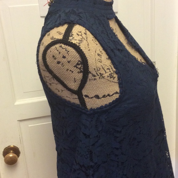 Last one small NWT flirty navy lace blouse - Picture 7 of 8