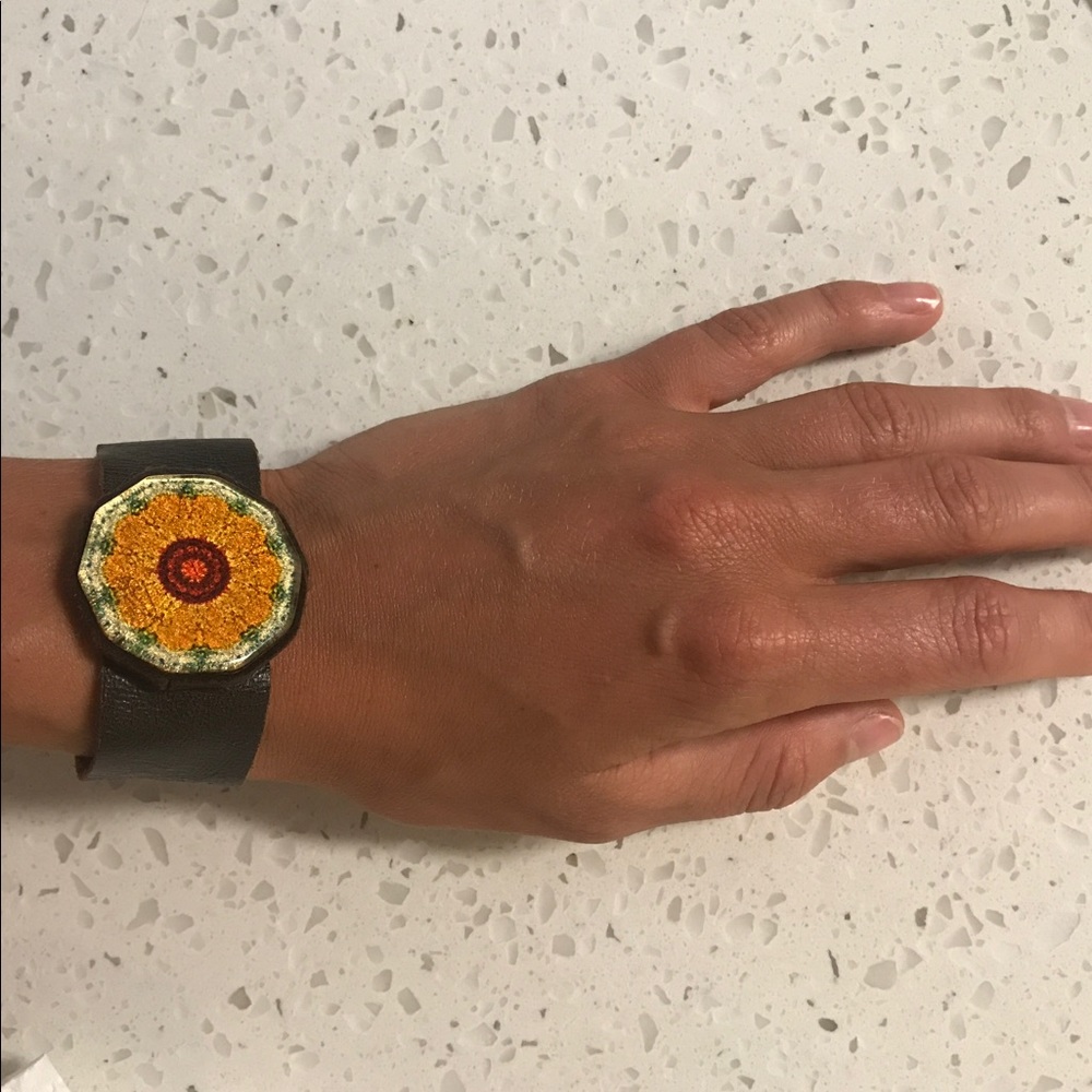 Brown leather band with marble accent