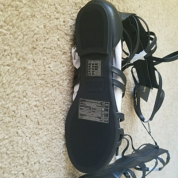 Black gladiator/sandals - Picture 2 of 3