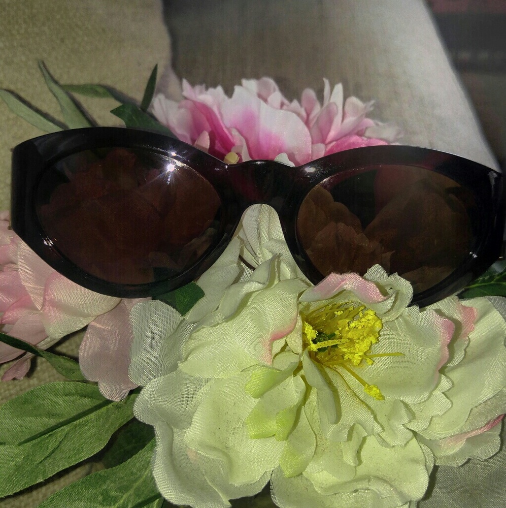 Versace Vintage sunglasses in great condition.