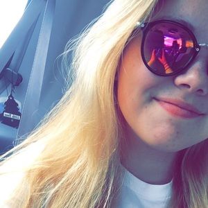 Meet your Posher, Lacy