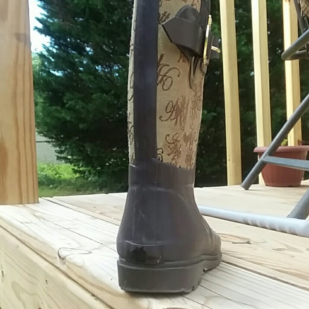 Rain boots