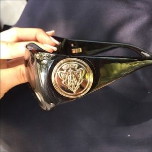 Gucci medallion sunglasses