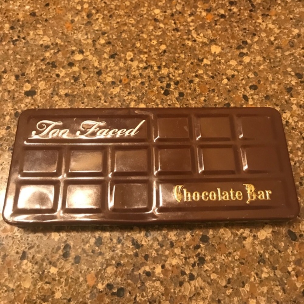 Too faced chocolate palette