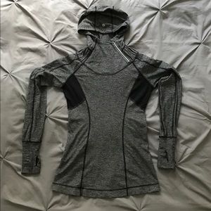 EUC lululemon running jacket!  Size 6!