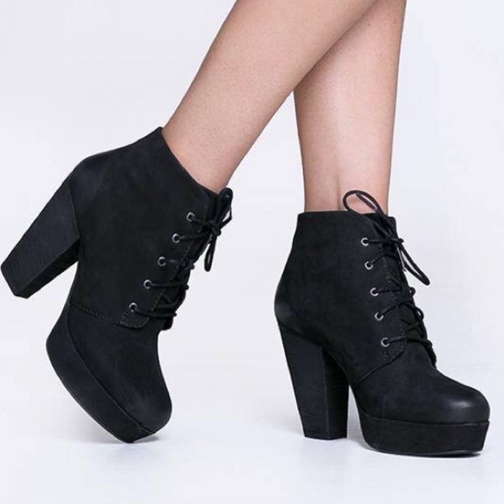 Steve Madden Black Raspy Booties