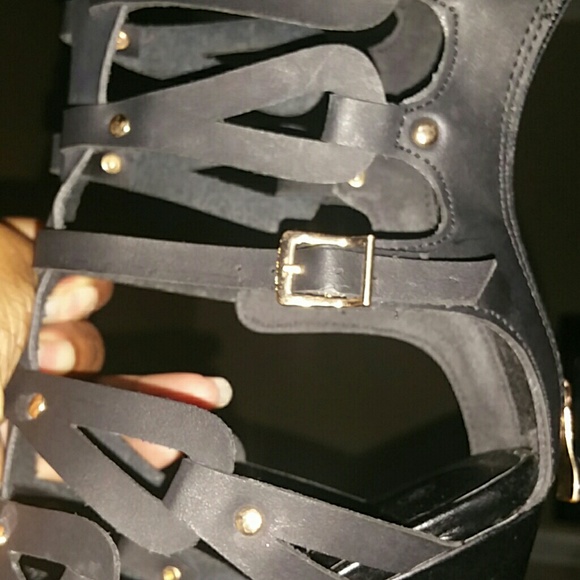 **SOLD***  Sexy Fab Gladiator Sandals - Black - Picture 4 of 6