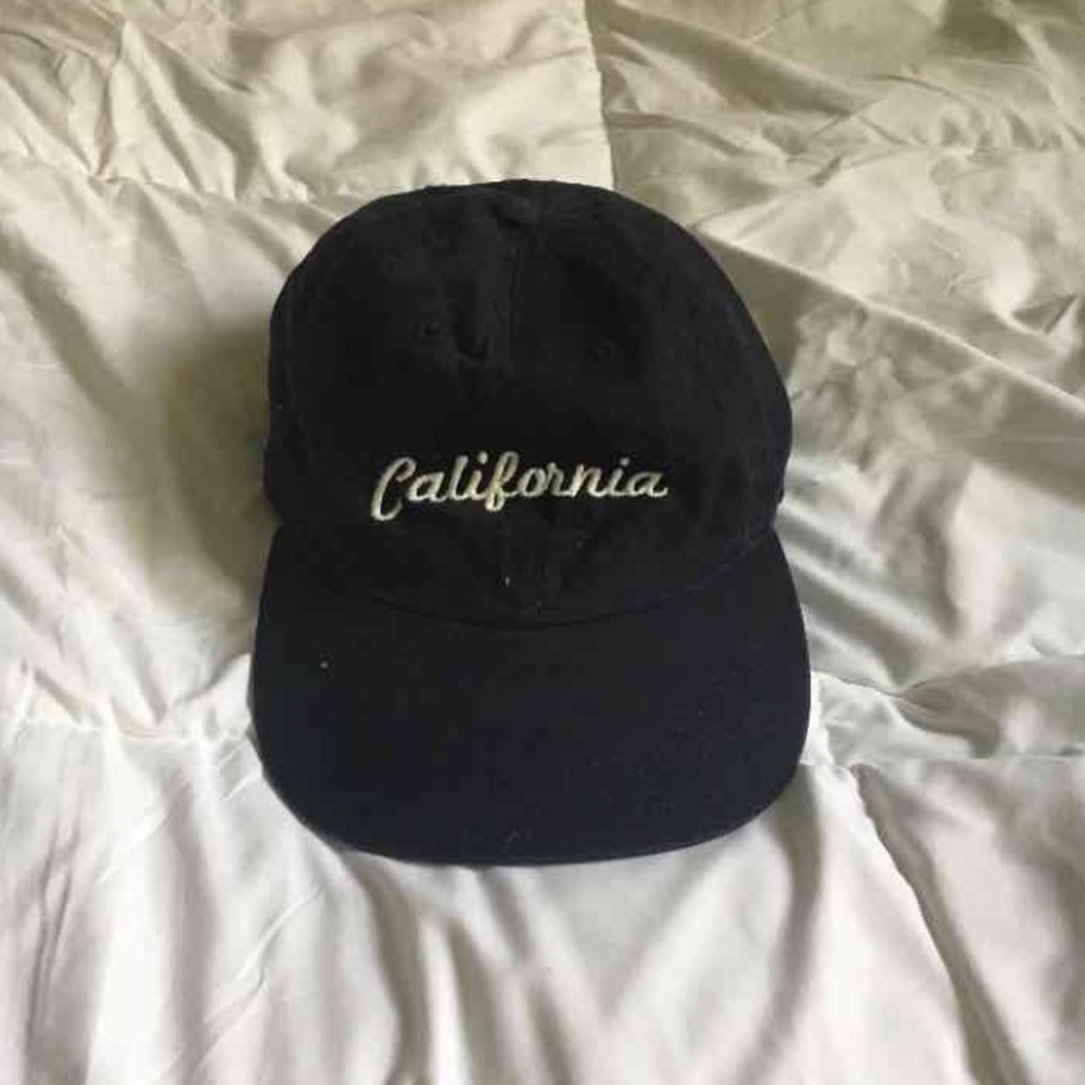 Brandy Melville Katherine Cap California