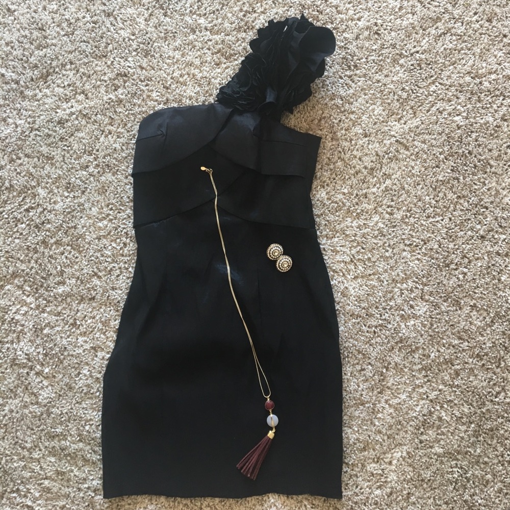Black One Shoulder Semi-Formal Dress