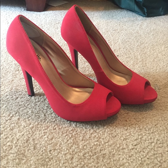 Charlotte Russe RED HEELS! - Picture 1 of 3