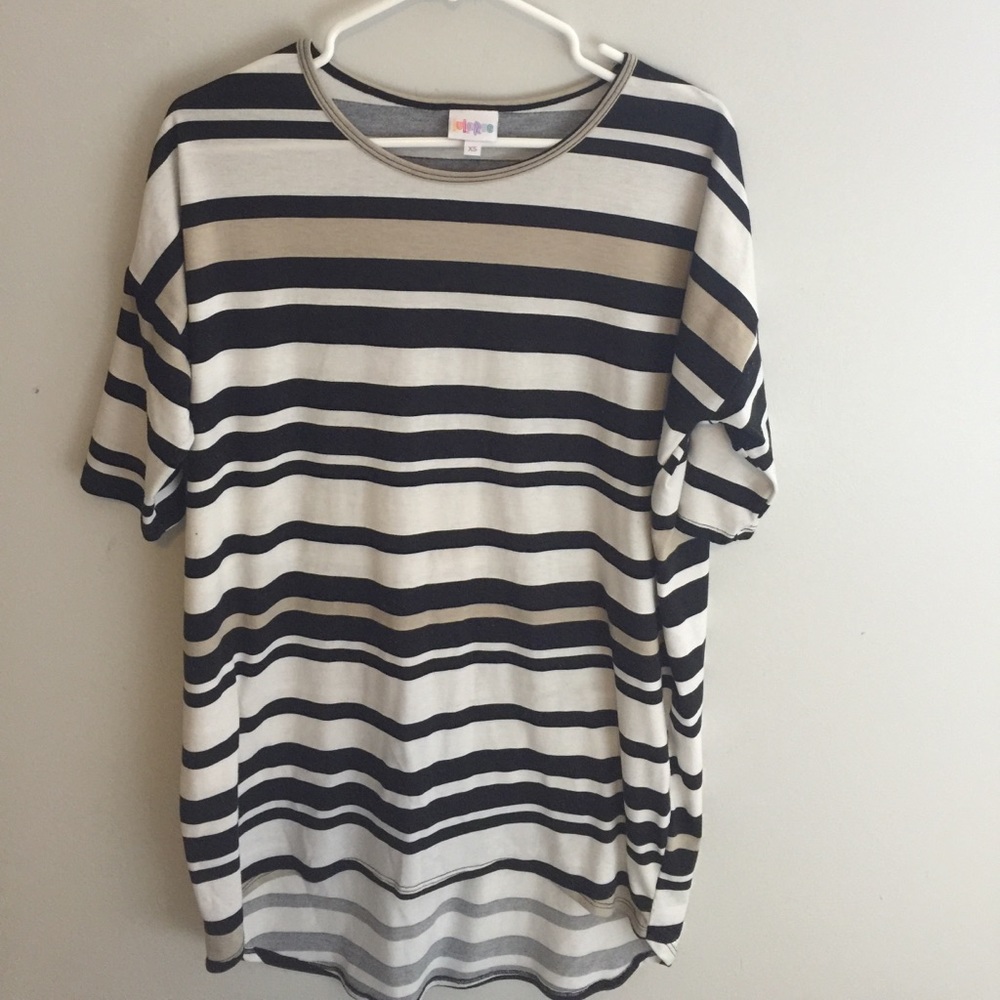 Lularoe XS Irma top
