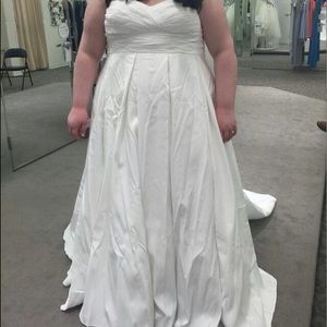 Strapless wedding dress